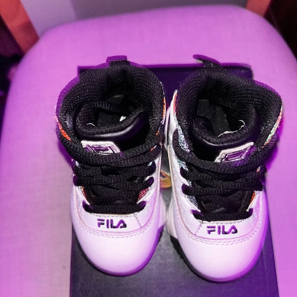 Retro FILA MB 90’s— size 4 toddler— limited edition - Picture 3 of 3